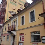 Residenz Emilia 마리안스케 라즈네